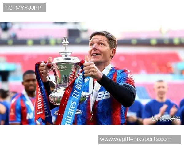 格拉斯纳：等待见到埃泽，但足球比赛中没有友谊